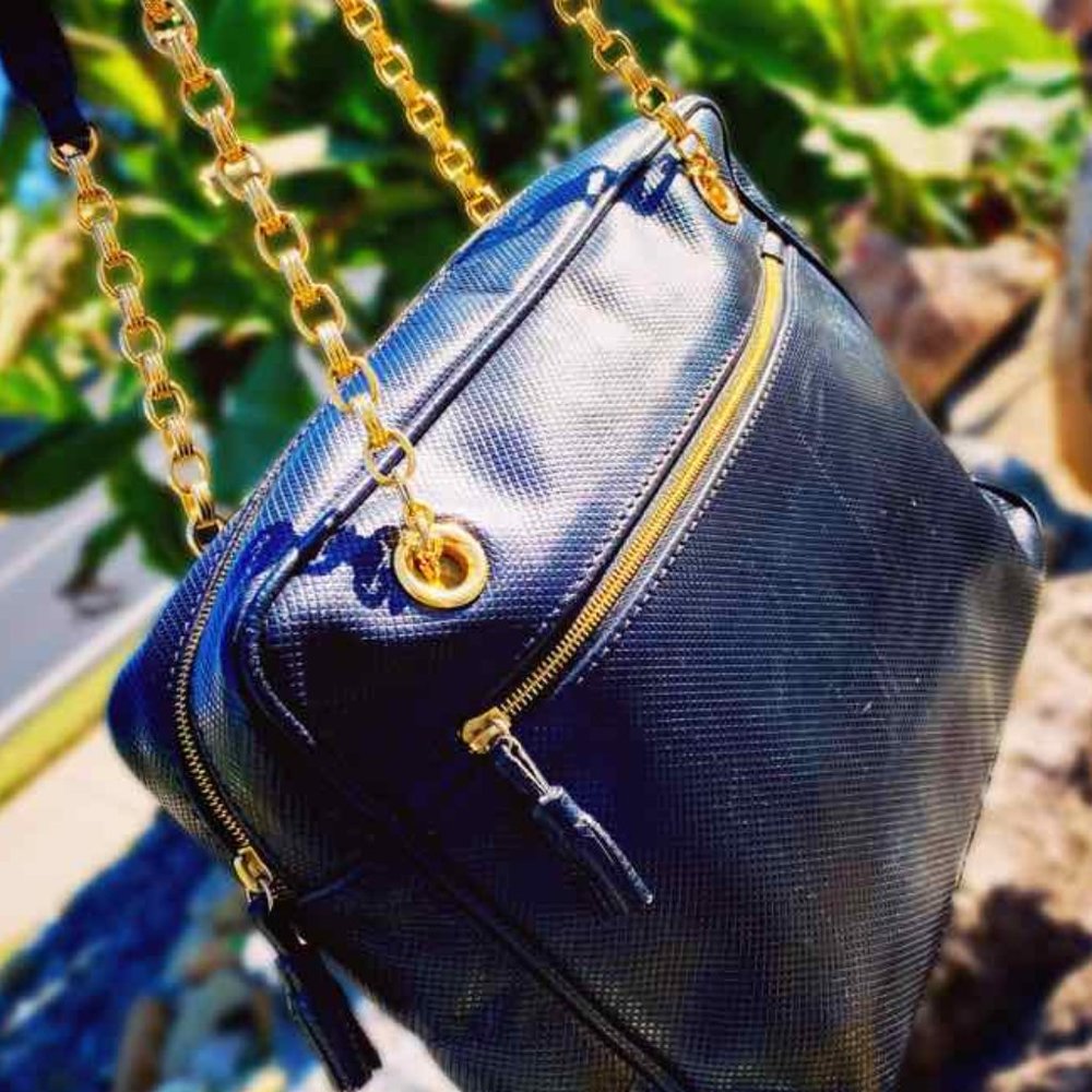 BOTTEGA VENETA Luxury Rare Vintage Shoulder Bag Purse Black Gold HOST PICK 💖4